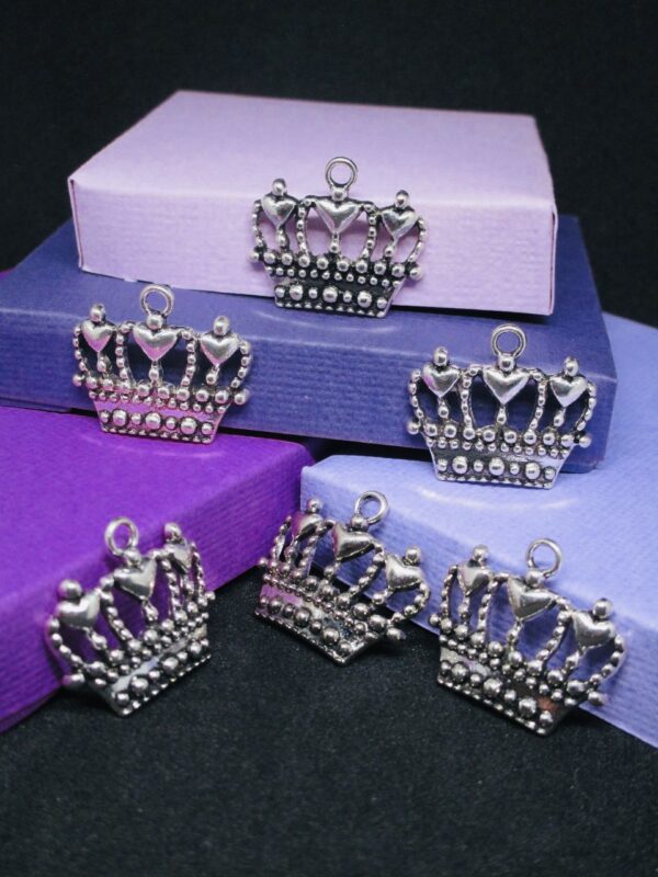 Crown: Heart Crown Charm (1pc)