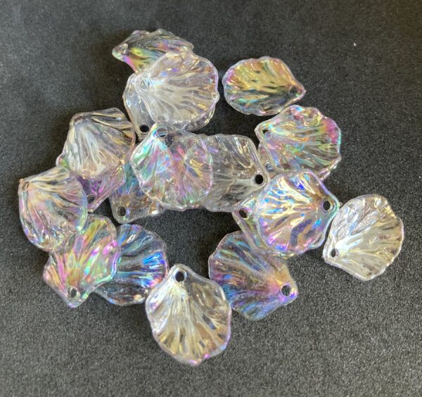 Flower: Pearlescent Flower Petal Charm (5pcs)